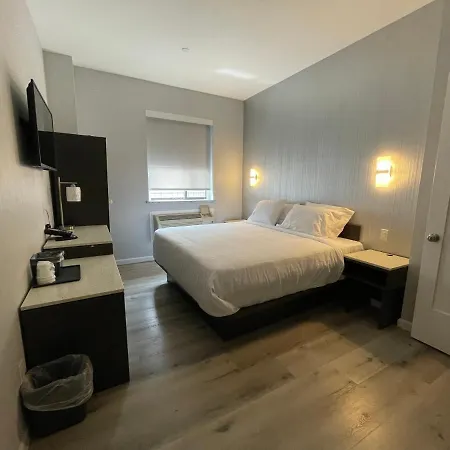 King Hotel Brooklyn Sunset Park-2